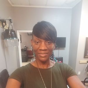 Meet your Posher, Cynthia